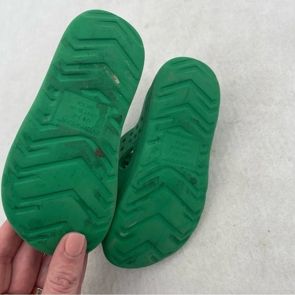 TOTES Kids Solbounce Splash & Play Clog Kelly Green water shoes size: 7-8